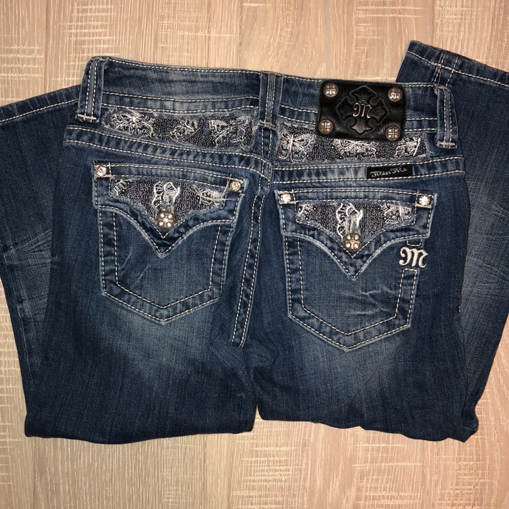 Miss Me Capri butterfly flip pockets